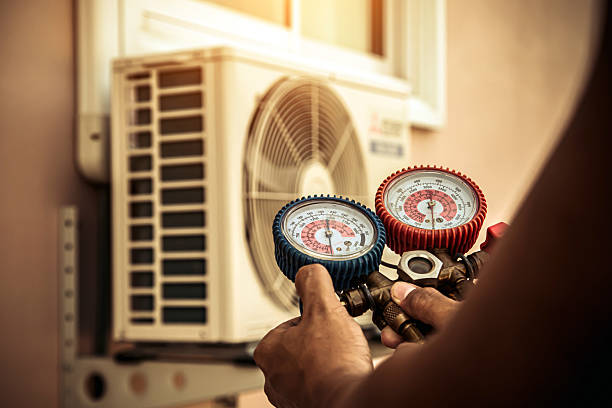 Professional Ac Installation technician working in Roberts, WI
